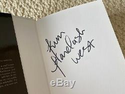 Kim Kardashian West SELFISH Signed Black Edition Duck Face Kiss Selfie Book RARE