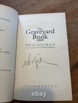 Niel Gaiman. The Graveyard Book. Signed. First edition. Hardback